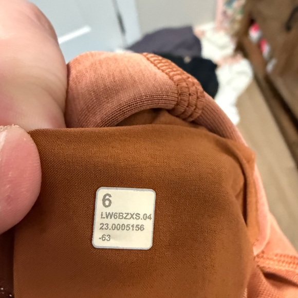 Lululemon Softstreme High-Rise Straight-Leg Cropped Pant
Sable size 6 - Picture 6 of 6